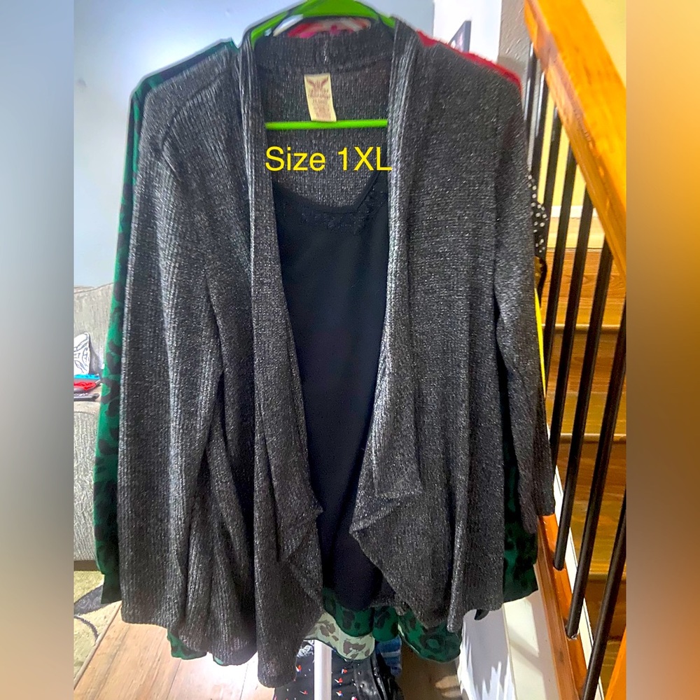 Tank and sweater combo size 1XL (16w)